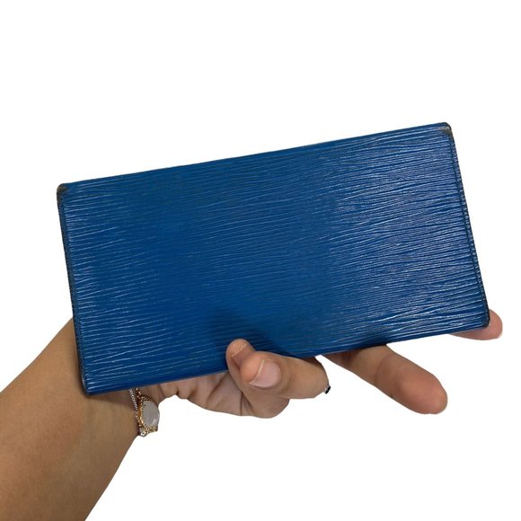 Authentic Louis Vuitton Wallet Long Epi Porte Yen Cartes Credit Bifold LV Vintag - Picture 8 of 12